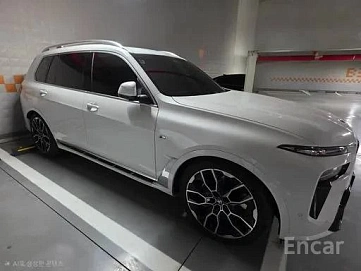 BMW X7, 2025г, полный привод, автомат