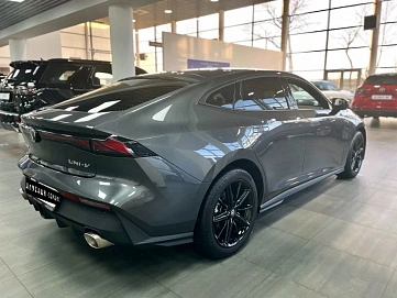 Changan UNI-V, 2023г, передний привод, робот