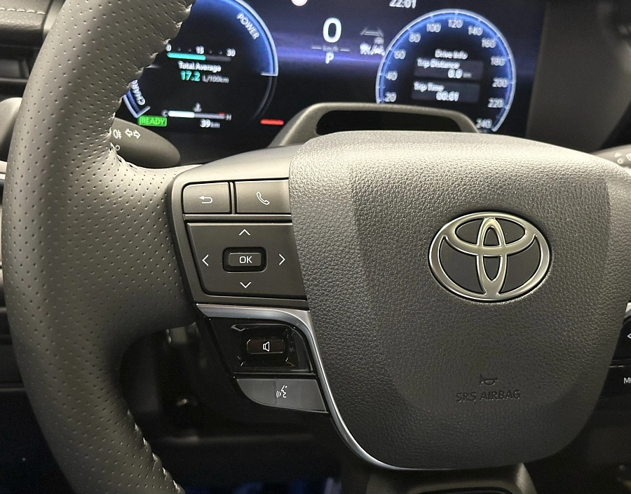Toyota Camry, 2025г., передний привод, вариатор