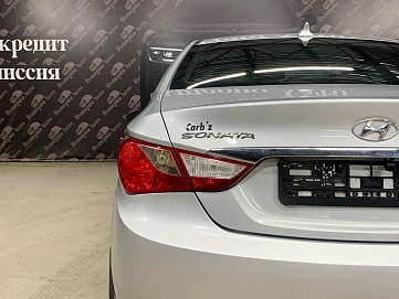 Hyundai Sonata, 2011г, передний привод, автомат