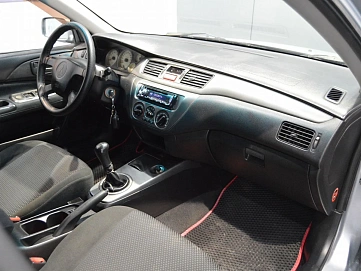 Mitsubishi Lancer, 2005г, передний привод, механика
