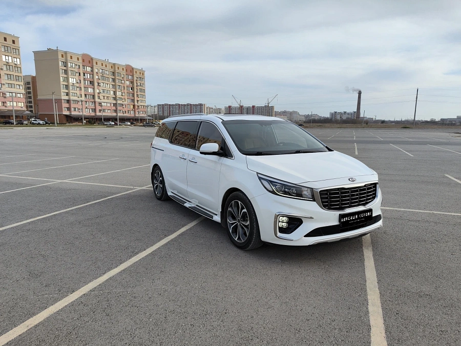Kia Carnival, 2019г., передний привод, автомат