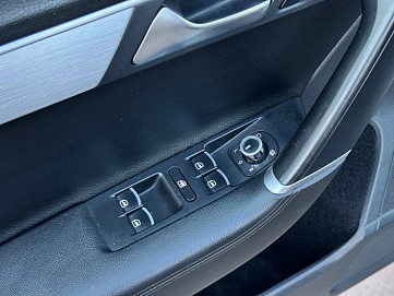 Volkswagen Passat, 2012г., передний привод, робот