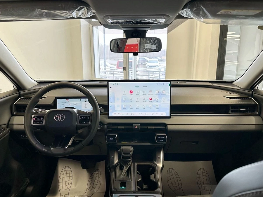 Toyota RAV4, 2026г., полный привод, вариатор