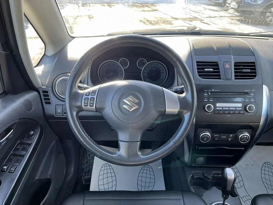 Suzuki SX4, 2010г., передний привод, автомат