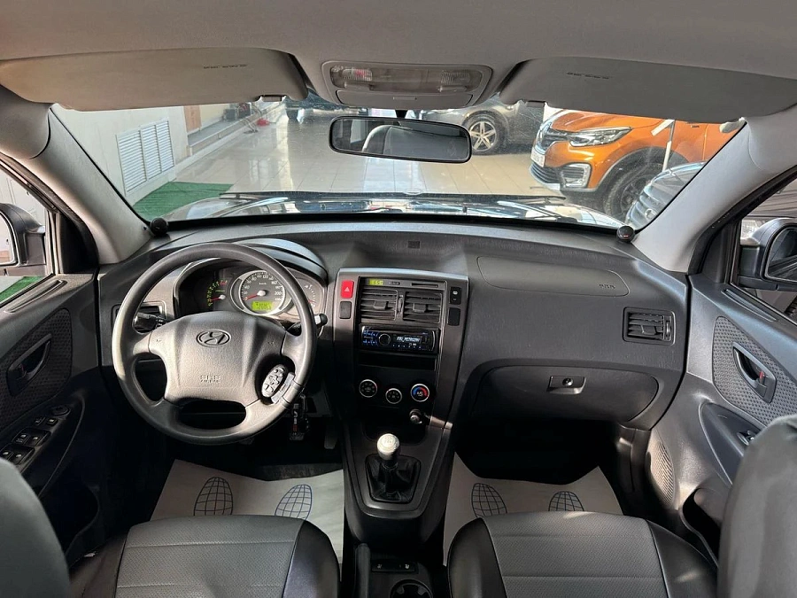 Hyundai Tucson, 2008г., передний привод, механика
