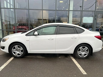 Opel Astra, 2012г, передний привод, автомат