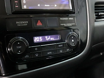 Mitsubishi Outlander, 2016г, передний привод, вариатор
