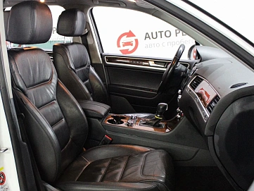 Volkswagen Touareg, 2013г, полный привод, автомат