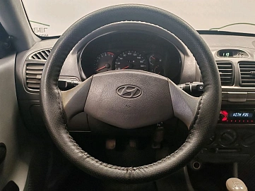 Hyundai Accent, 2003г, передний привод, механика