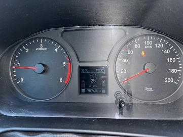 УАЗ Профи  двухрядная кабина , 2017г, Заднеприводный с подключаемым передним привод, Механическая