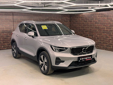 Volvo XC40, 2024г, передний привод, робот
