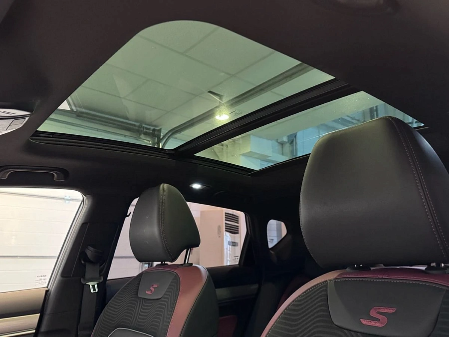 Geely Coolray, 2023г., передний привод, автомат