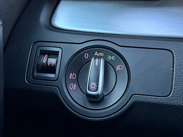 Volkswagen Passat, 2012г., передний привод, робот