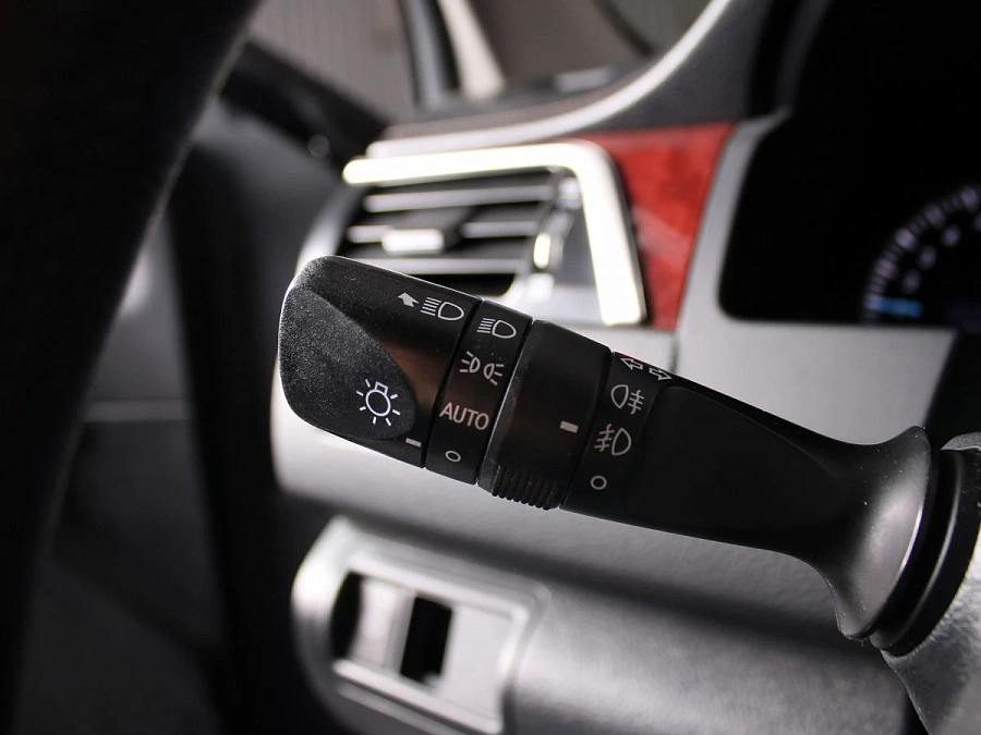 Toyota Camry, 2012г., передний привод, автомат