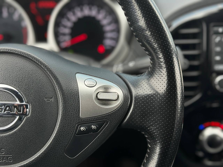 Nissan Juke, 2015г., передний привод, вариатор