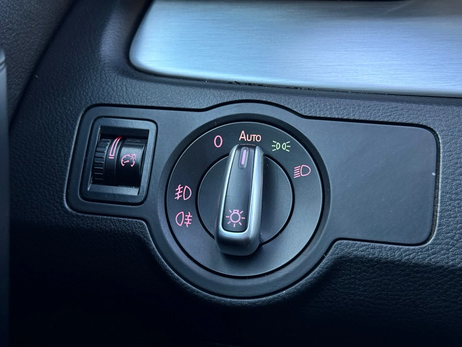 Volkswagen Passat, 2012г., передний привод, робот
