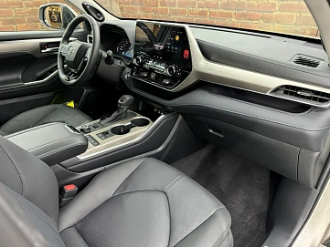 Toyota Highlander, 2025г, полный привод, автомат