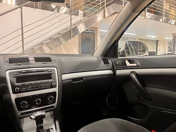 Skoda Octavia, 2010г, передний привод, робот