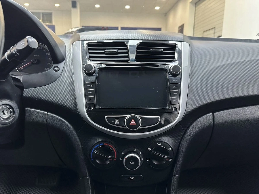 Hyundai Solaris, 2014г., передний привод, автомат