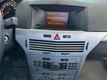 Opel Astra, 2010г, передний привод, механика