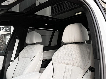 BMW X7, 2025г, полный привод, автомат