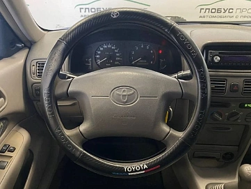 Toyota Corolla, 1998г, передний привод, механика