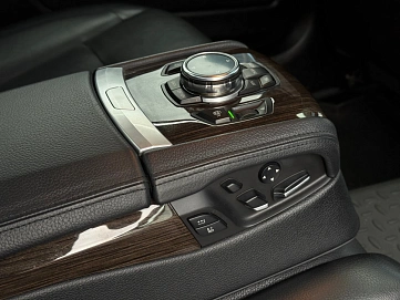 BMW 7 серии, 2014г., полный привод, автомат