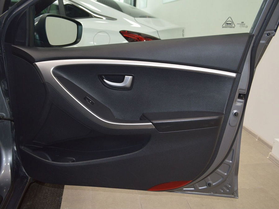 Hyundai i30, 2012г., передний привод, автомат