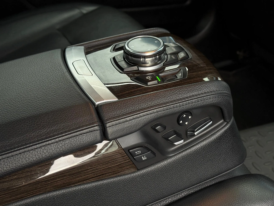 BMW 7 серии, 2014г., полный привод, автомат