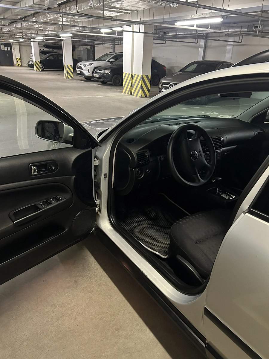 Volkswagen Passat, 2000г., передний привод, автомат