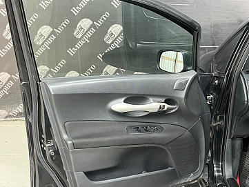 Toyota Auris, 2008г, передний привод, робот