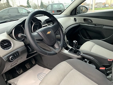 Chevrolet Cruze, 2011г, передний привод, механика