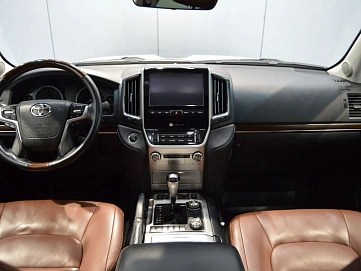 Toyota Land Cruiser, 2017г, полный привод, автомат