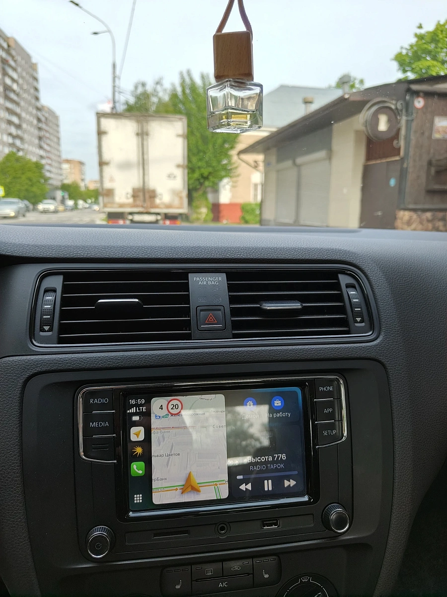 Volkswagen Jetta, 2015г., передний привод, автомат