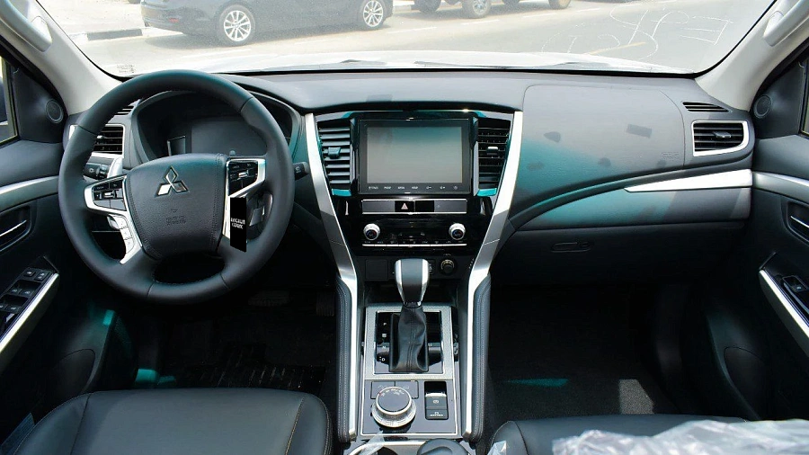 Mitsubishi Montero Sport, 2023г., полный привод, автомат