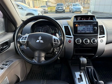 Mitsubishi Pajero Sport, 2015г, полный привод, автомат