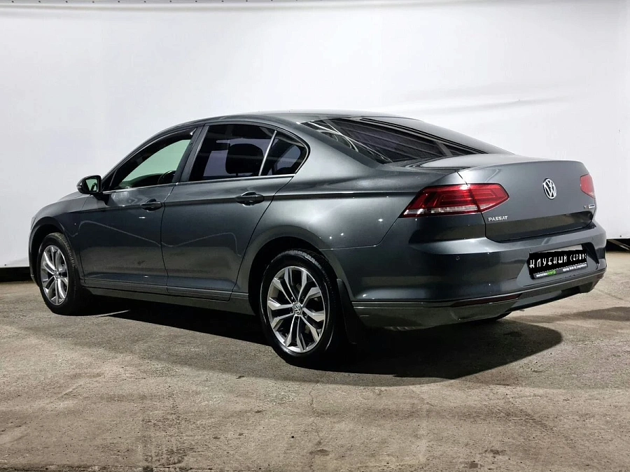 Volkswagen Passat, 2016г., передний привод, робот