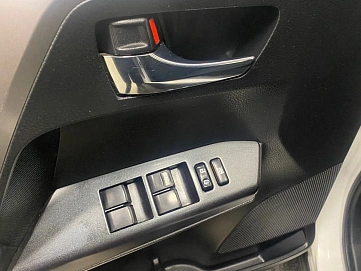 Toyota RAV4, 2016г, передний привод, вариатор