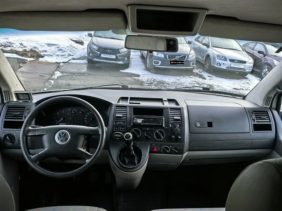 Volkswagen Transporter, 2003г., передний привод, механика
