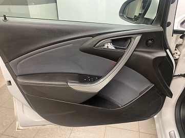 Opel Astra, 2013г, передний привод, автомат