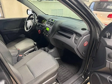 Kia Sportage, 2009г, передний привод, механика