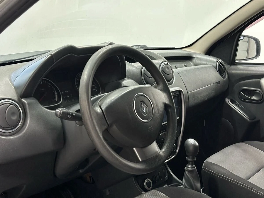 Renault Duster, 2013г., полный привод, механика