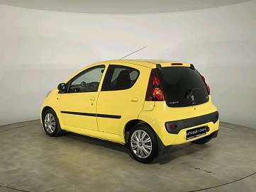 Peugeot 107, 2012г, передний привод, робот