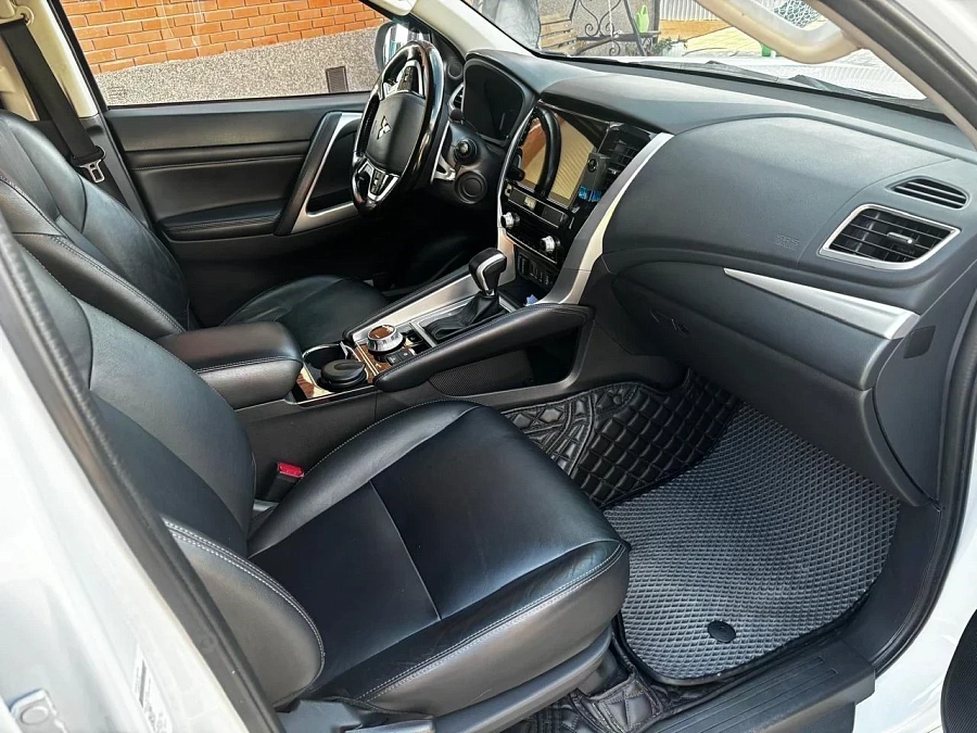 Mitsubishi Pajero Sport, 2020г., полный привод, автомат