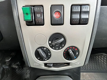 Renault Logan, 2006г, передний привод, механика