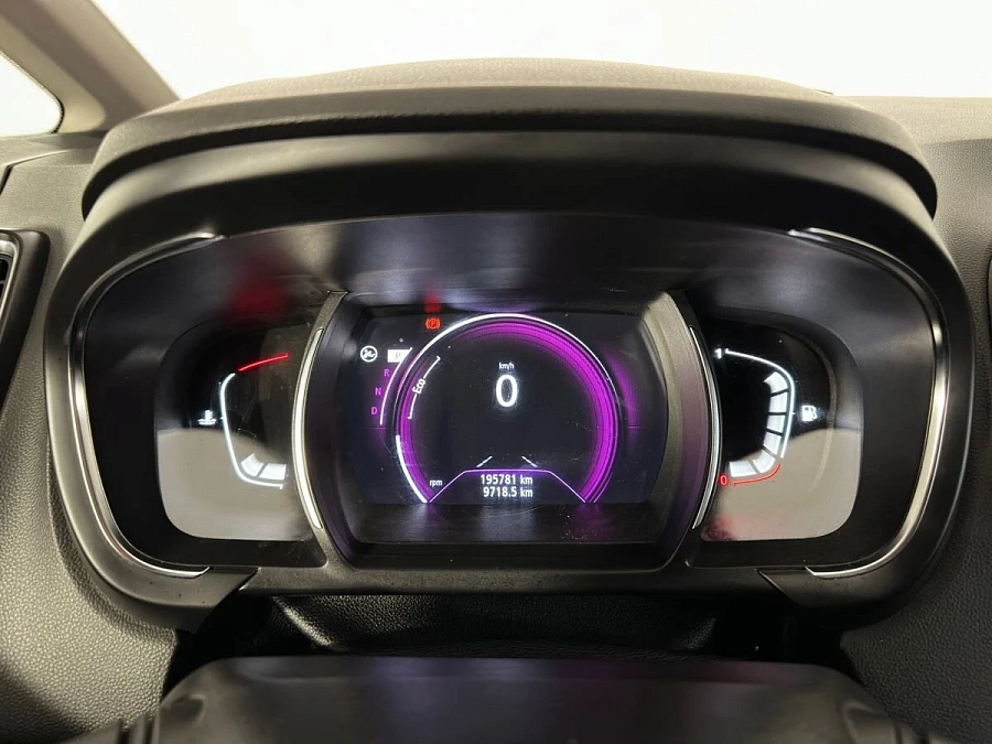 Renault , 2017г., передний привод, робот