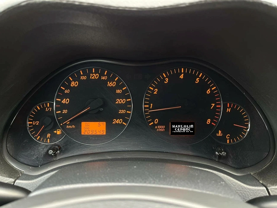 Toyota Avensis, 2005г., передний привод, автомат