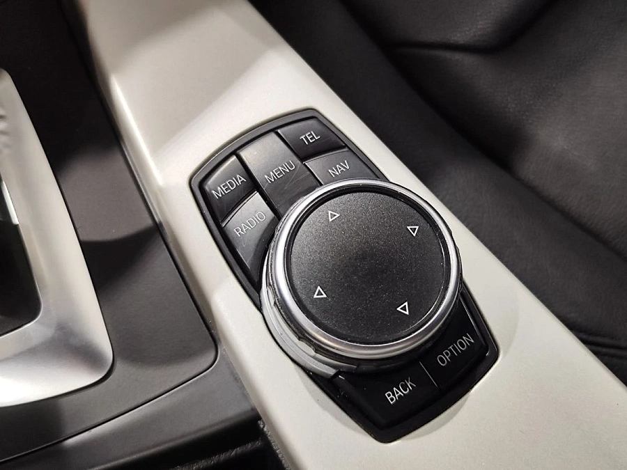 BMW 3 серии, 2015г., задний привод, автомат