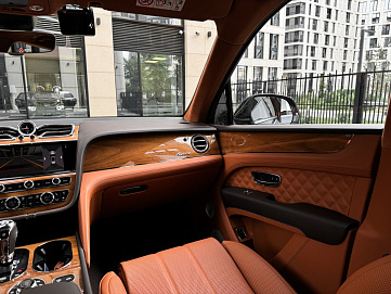 Bentley Bentayga, 2024г, полный привод, автомат